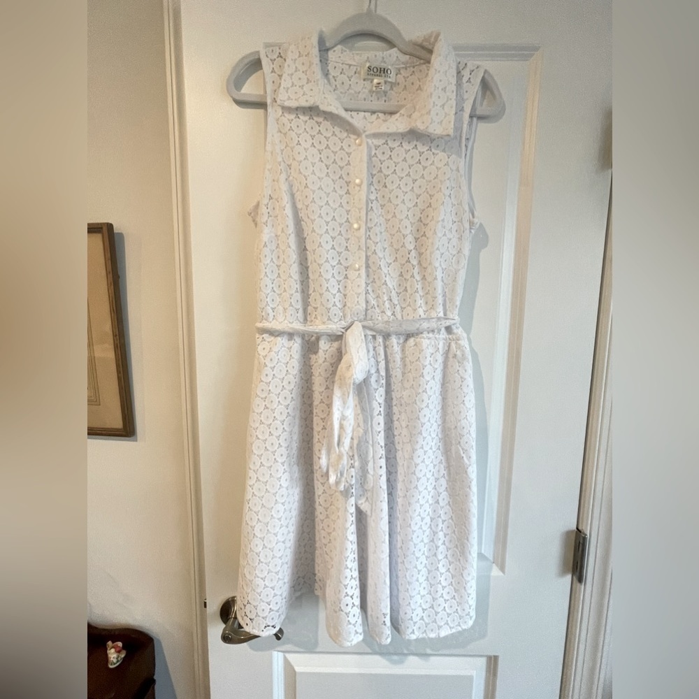Soho white lined dress. Like new condition.